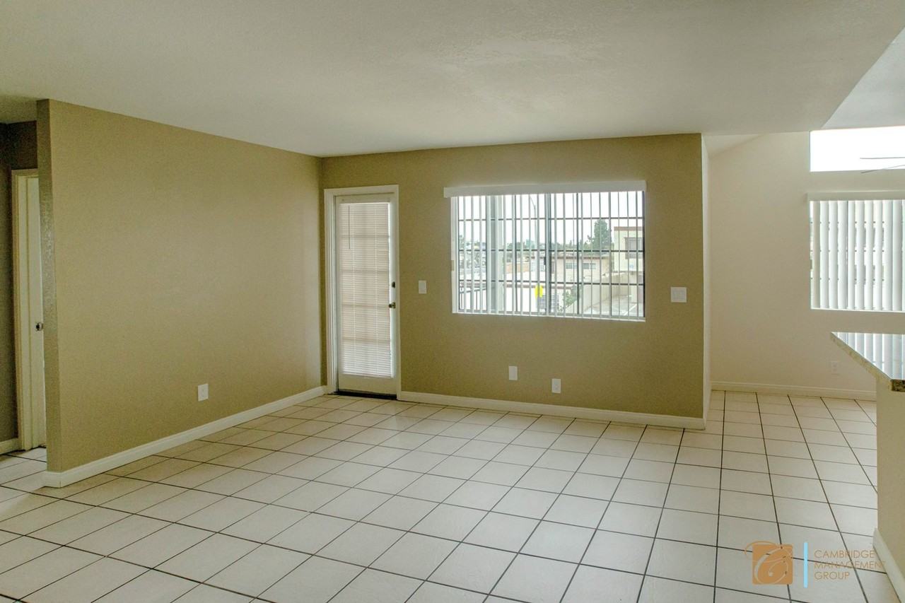 4255 Winona Ave - Photo 3 of 10