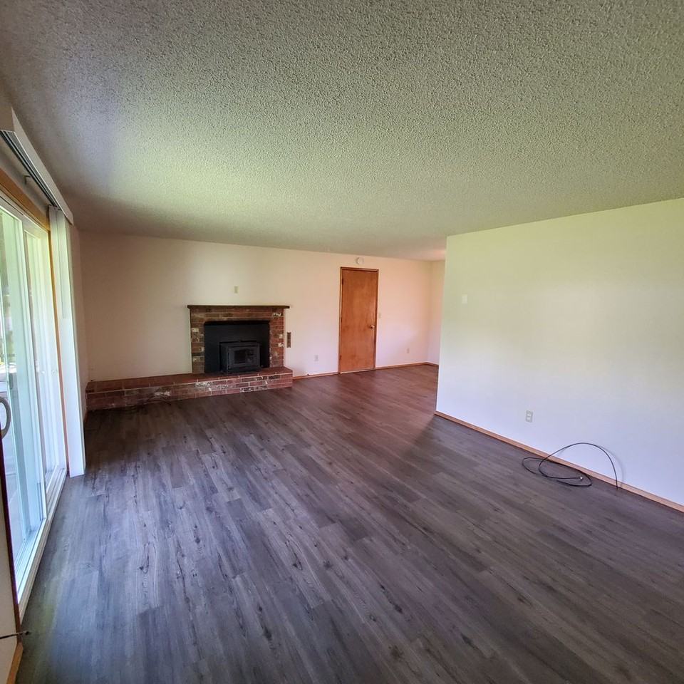 519 E Blakely Ave - Photo 2 of 21