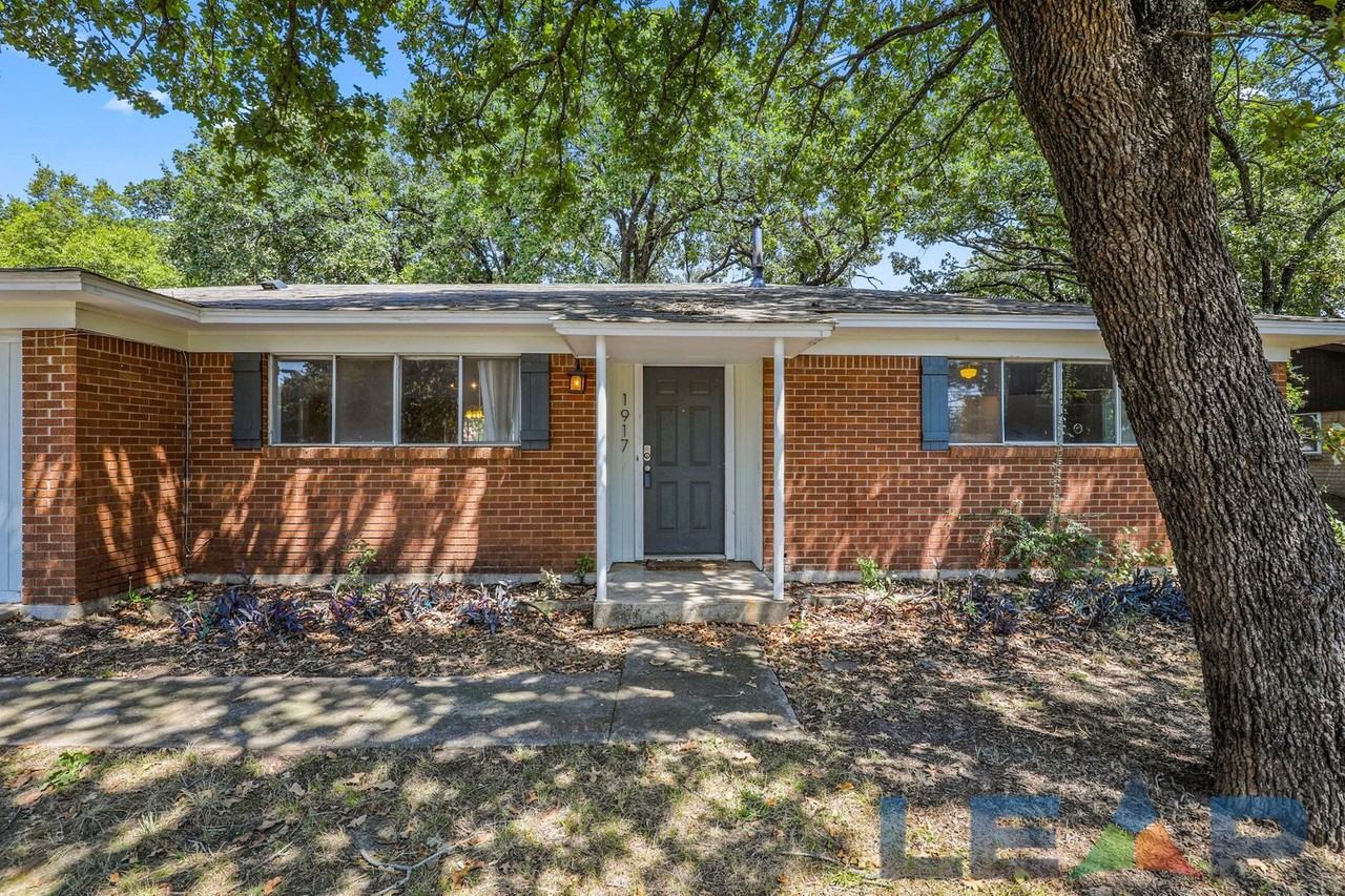 1917 Jacqueline Dr - Photo 2 of 24