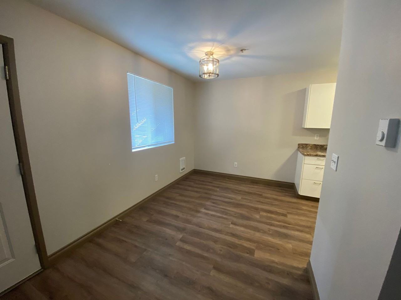 367 Se Cleveland Ave - Photo 3 of 30