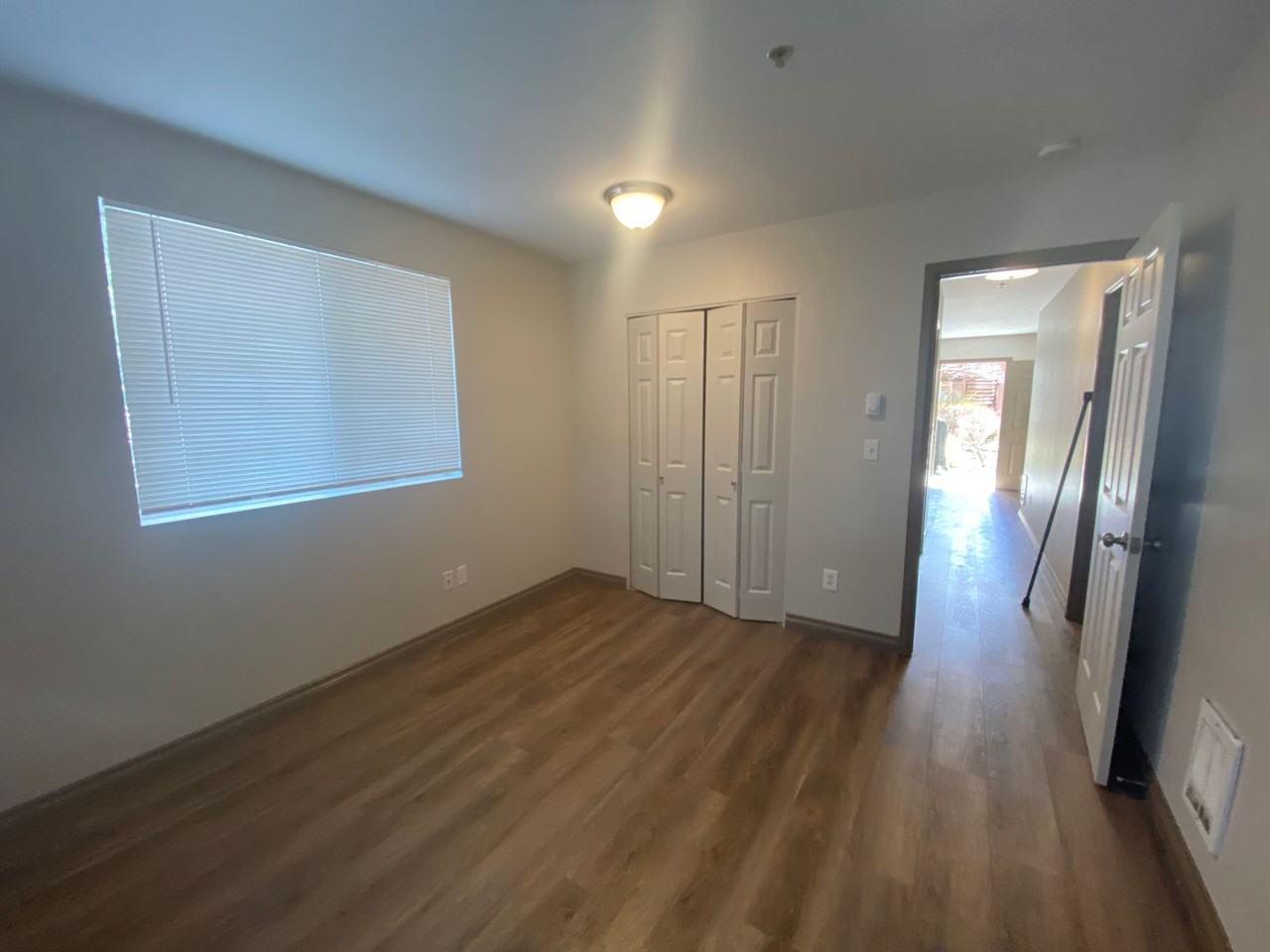 367 Se Cleveland Ave - Photo 5 of 30