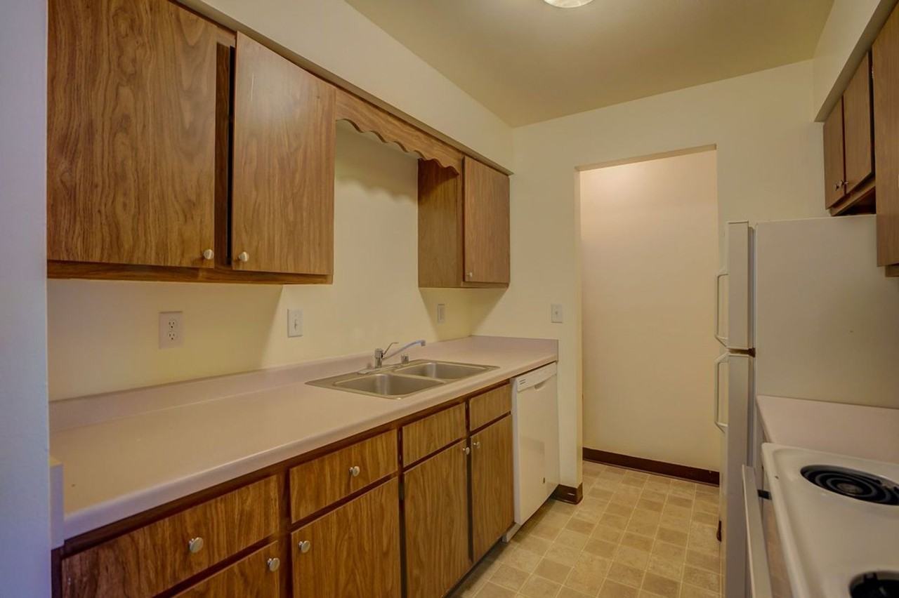 Westchester House - 2928 - Photo 6 of 15