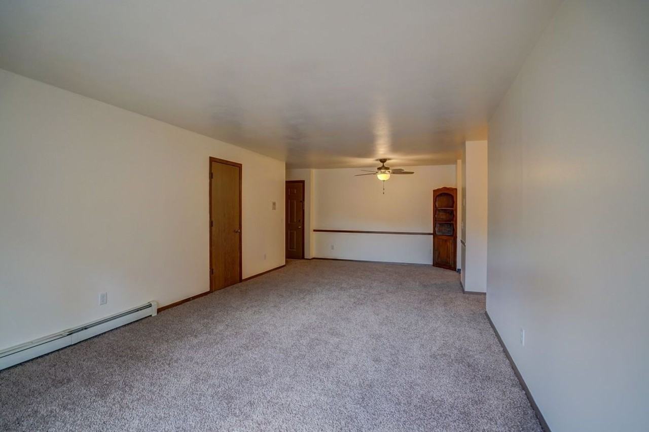 Westchester House - 2928 - Photo 5 of 14
