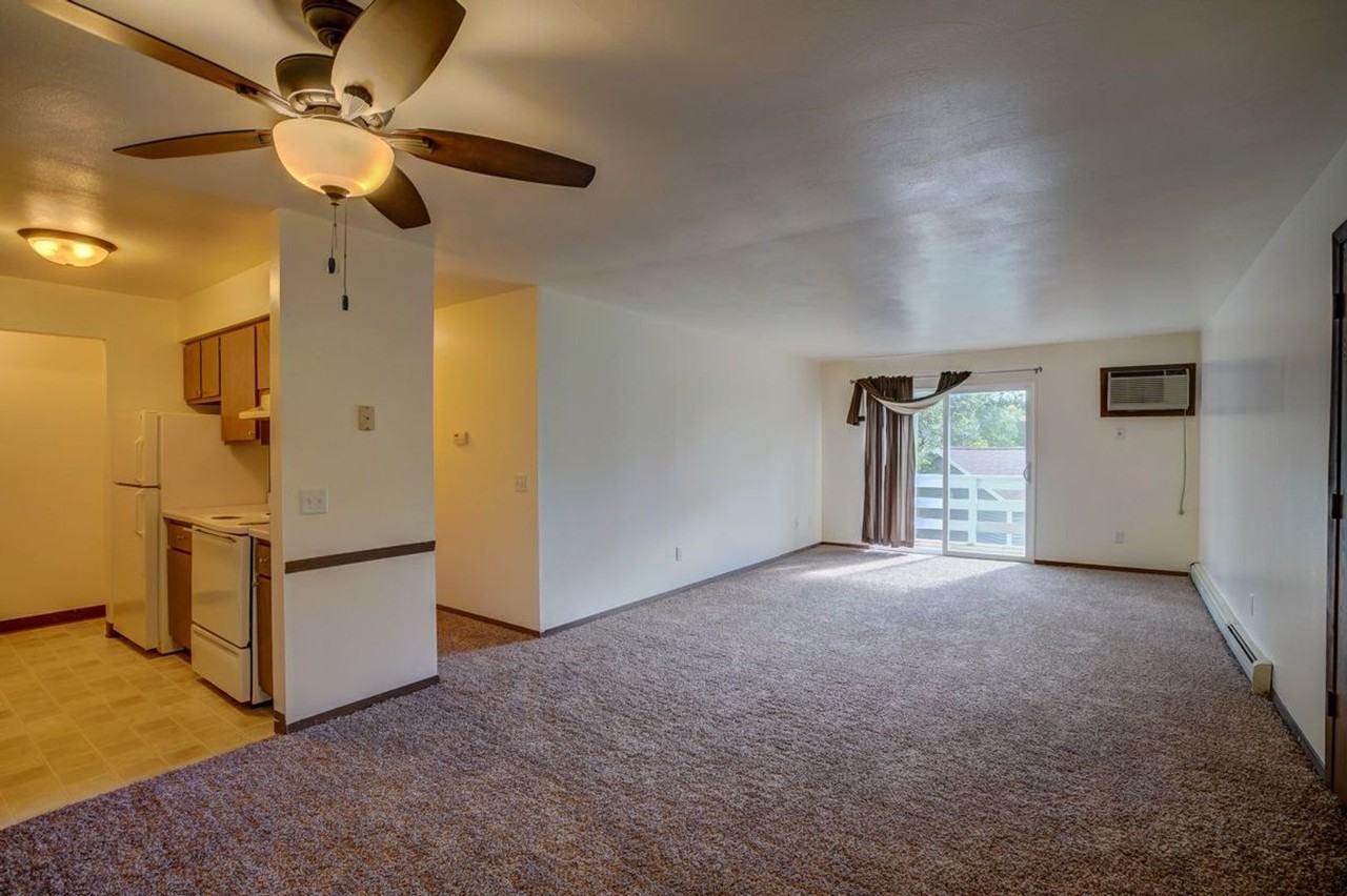 Westchester House - 2928 - Photo 6 of 14