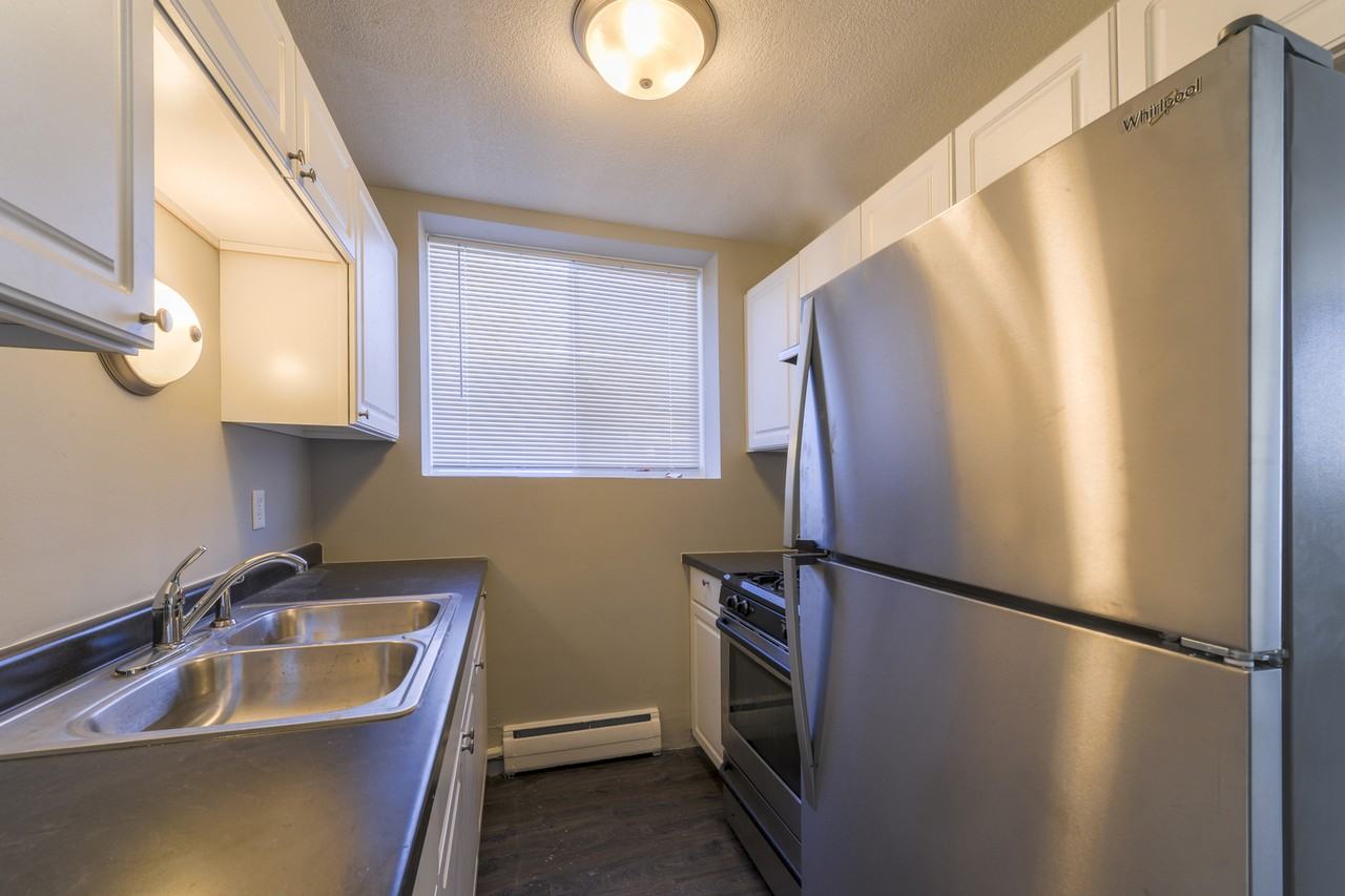 1708 Glenwood Ave - Photo 4 of 29