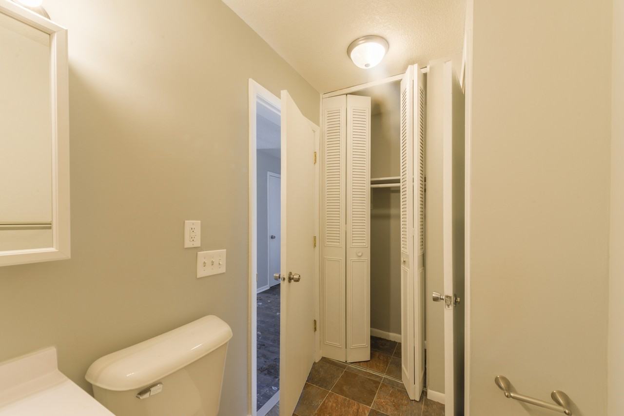1708 Glenwood Ave - Photo 5 of 29