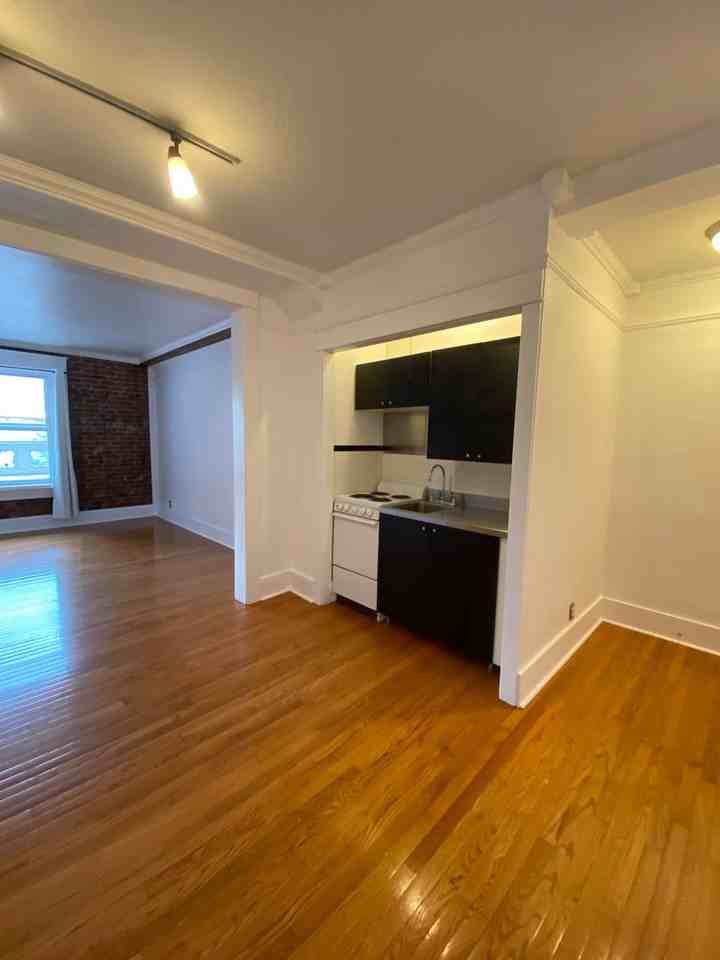 Alexandra Court Apartments - Photo 2 of 16