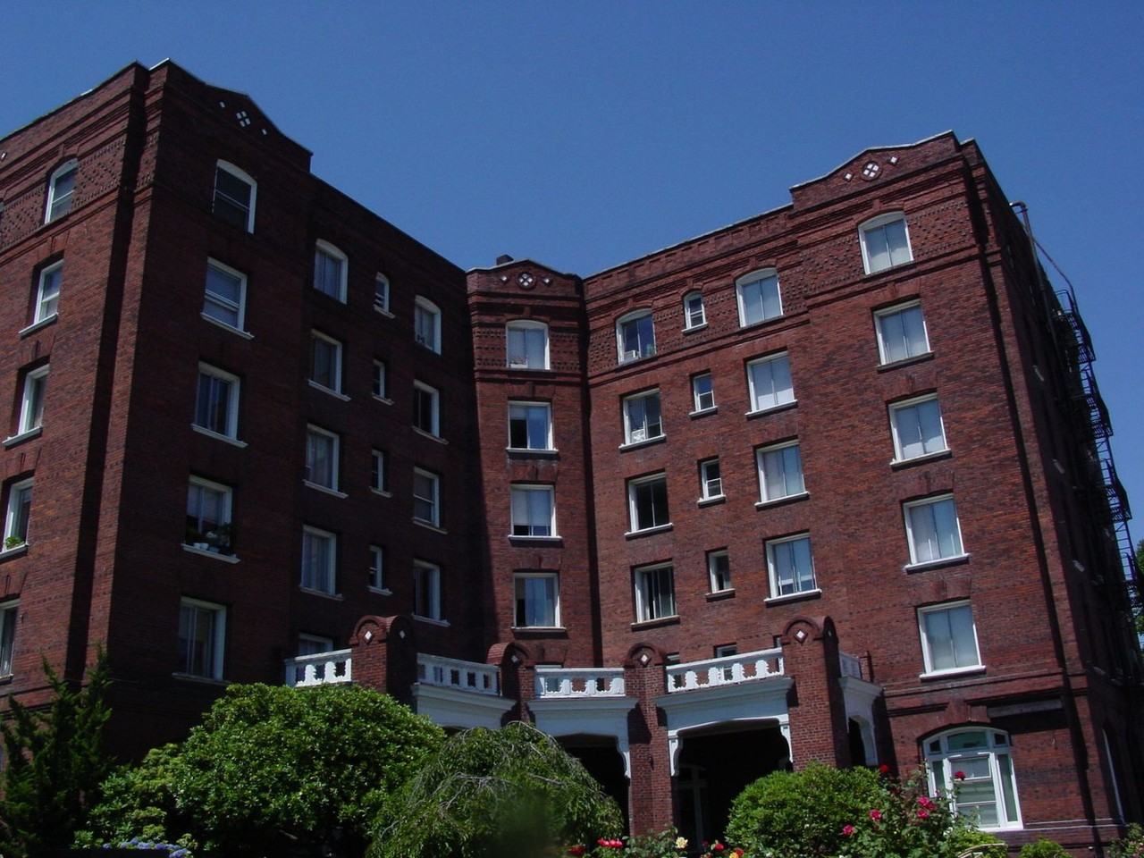Alexandra Court Apartments - Photo 6 of 16