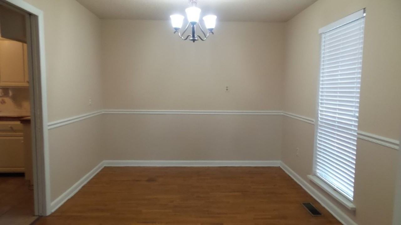 9716 Temple Dr - Photo 6 of 24