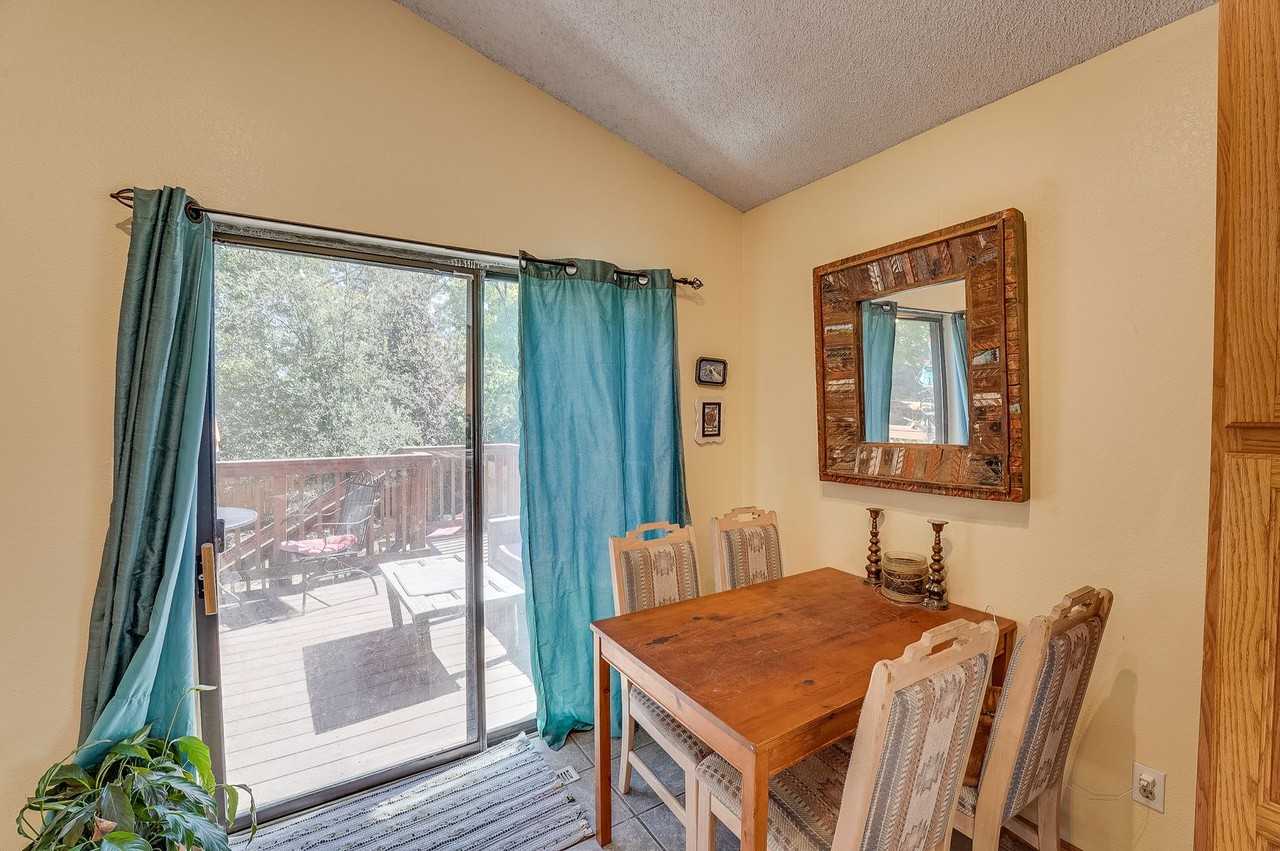 2718 Claremont Dr - Photo 6 of 35