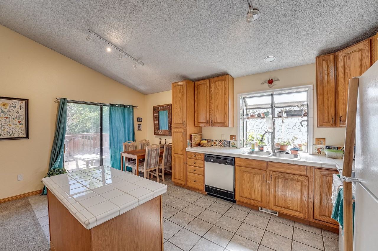 2718 Claremont Dr - Photo 7 of 35