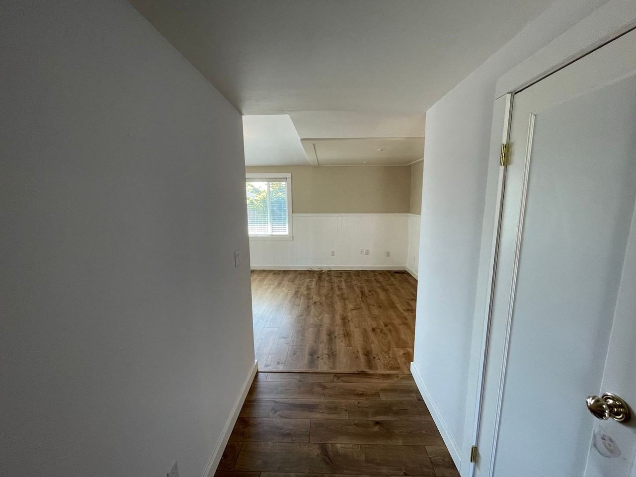 5311 Kingsway - Photo 4 of 32