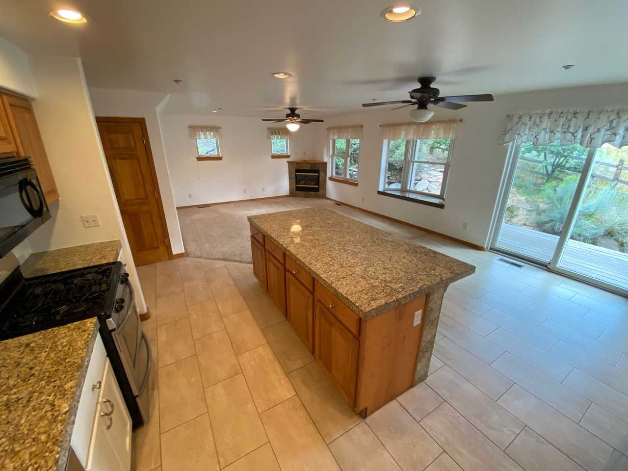 17 Sandstone Dr - Photo 2 of 23