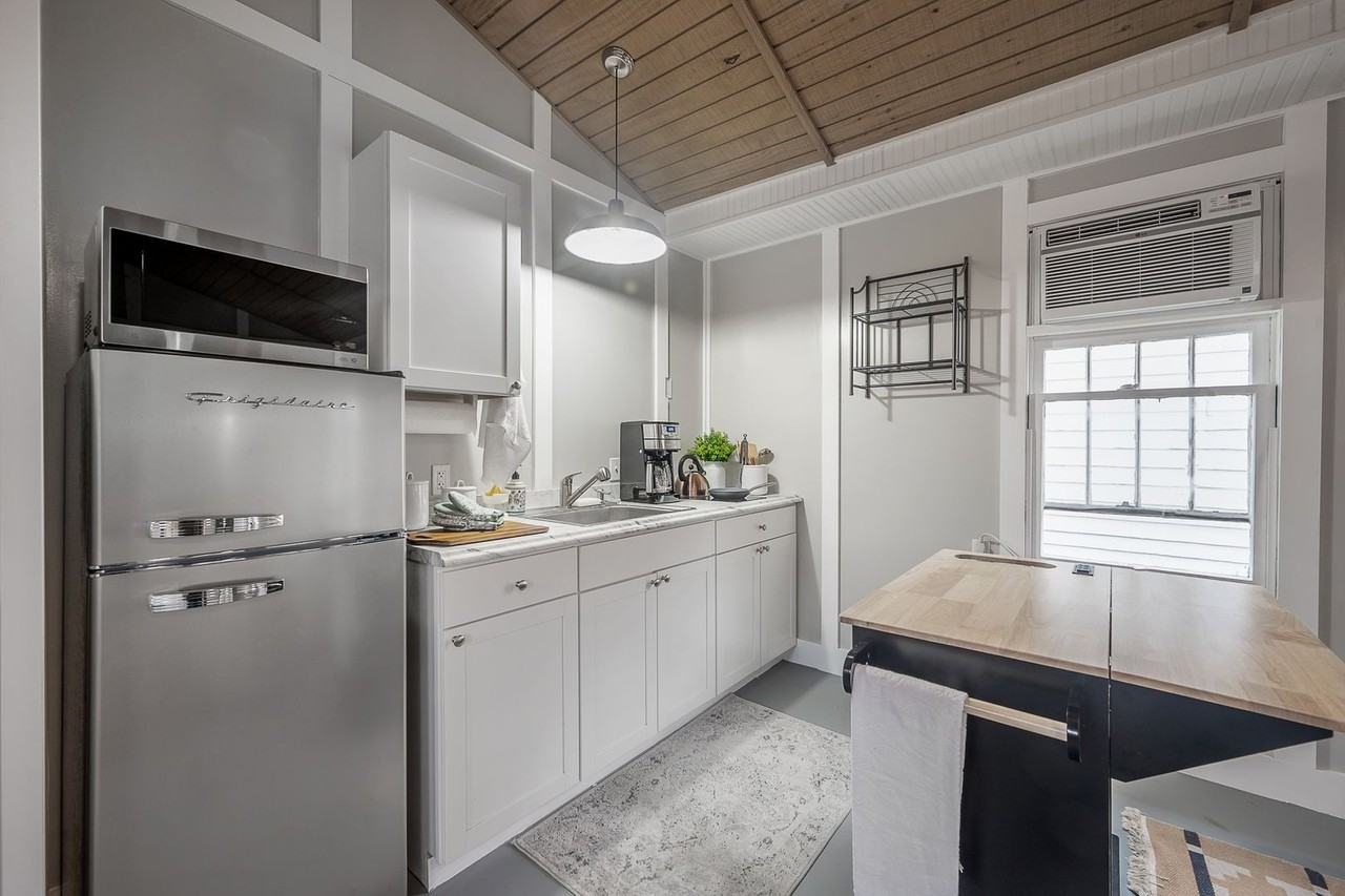213 W Frierson Ave - Photo 3 of 16