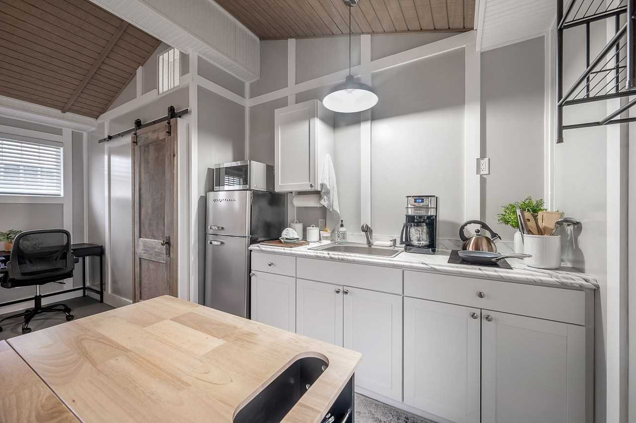 213 W Frierson Ave - Photo 4 of 16
