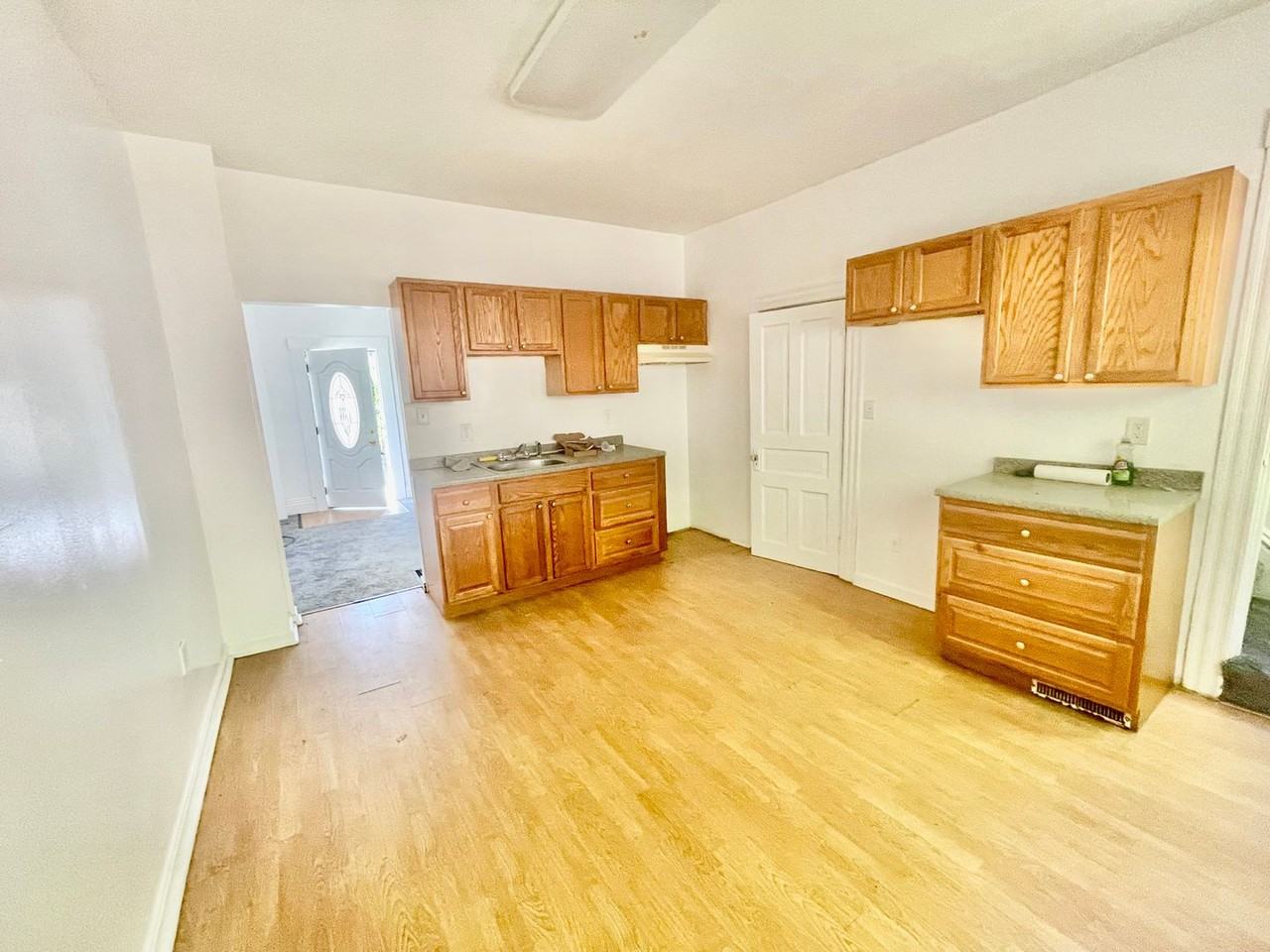 520 Glenn St - Photo 5 of 16