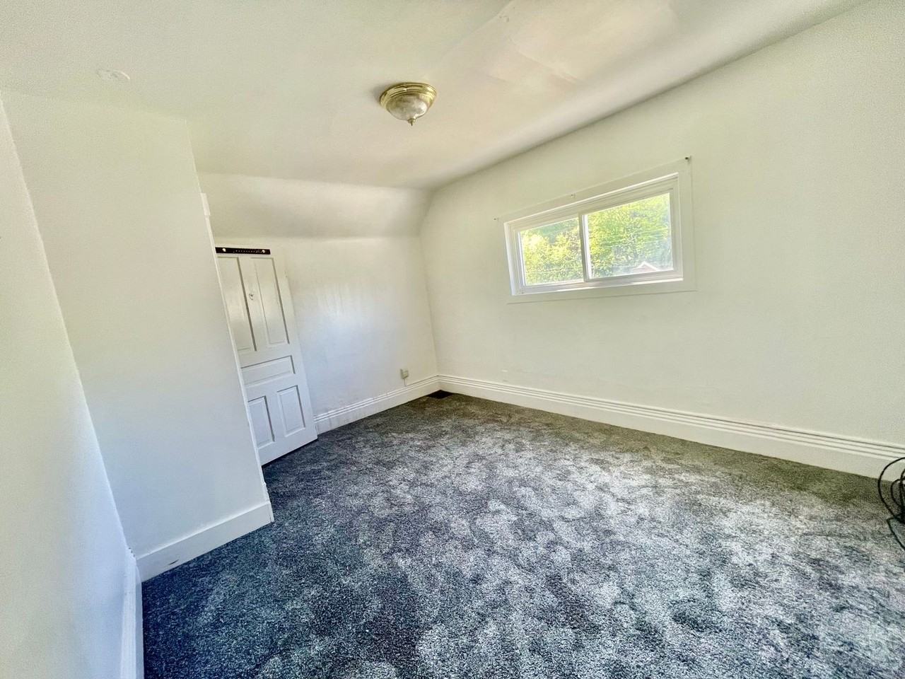 520 Glenn St - Photo 7 of 16