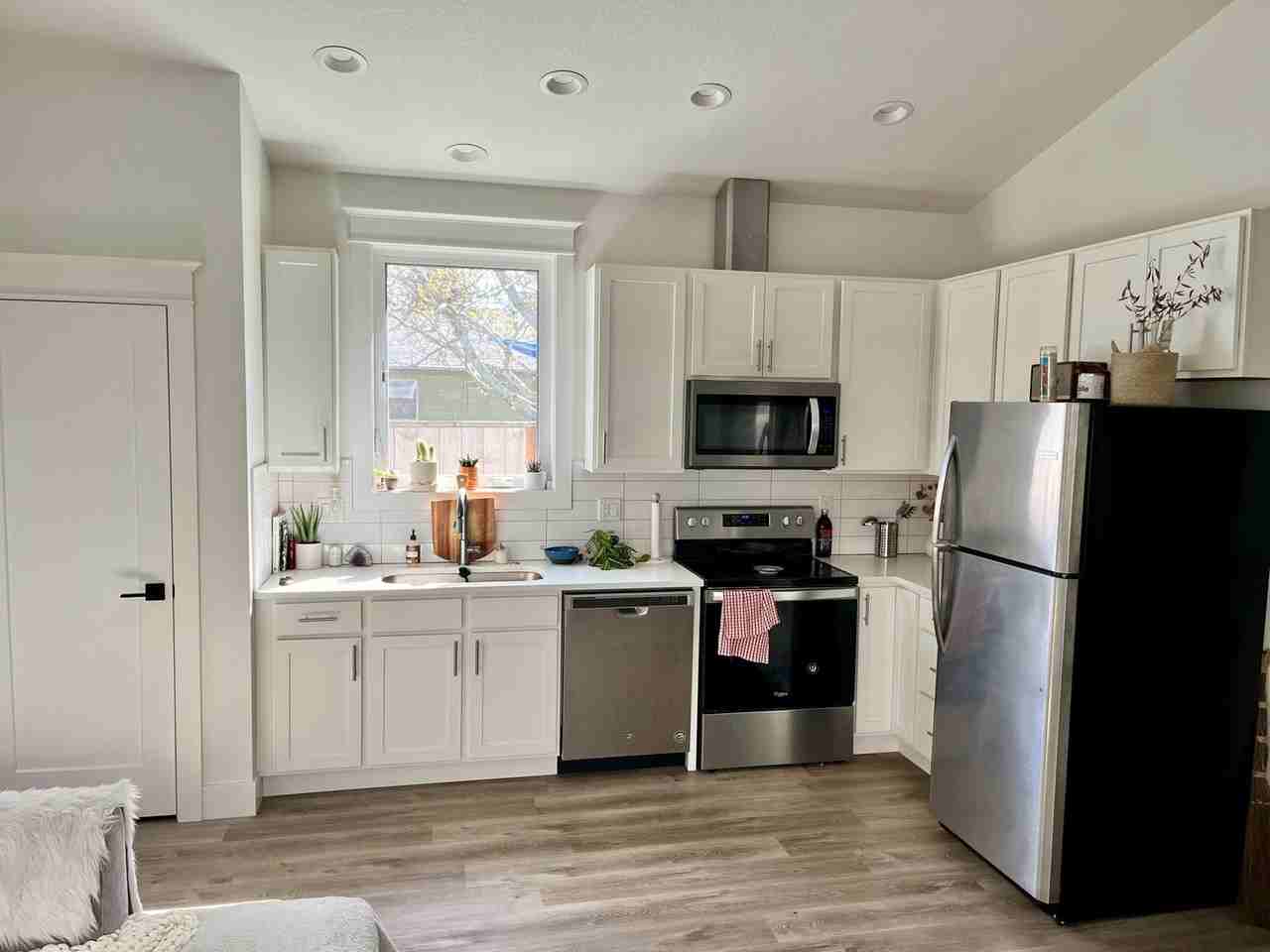 4046 Ne Rodney Ave #B - Photo 3 of 8