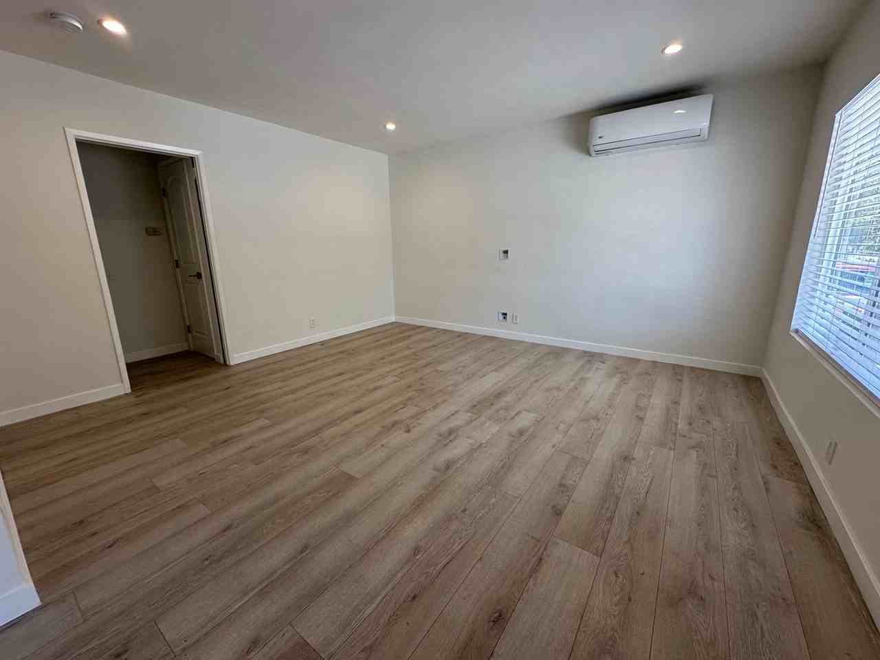 7000 Glade Ave - Photo 3 of 22