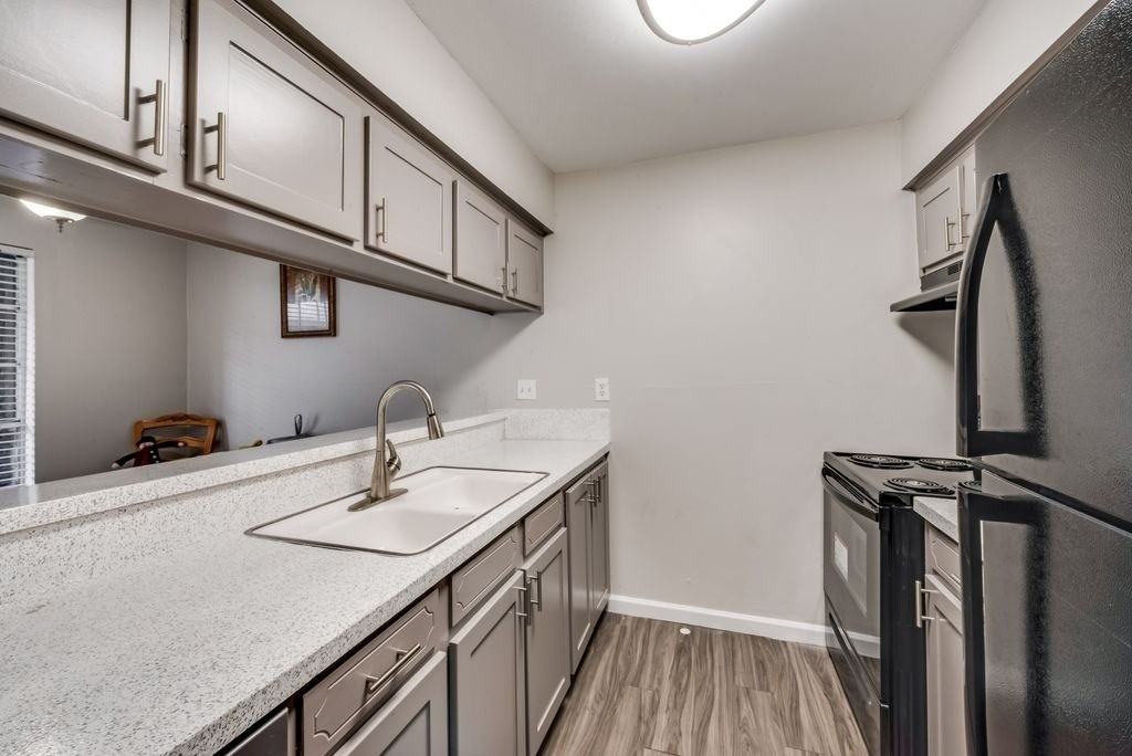 The Bianca Apartments - Photo 3 of 13