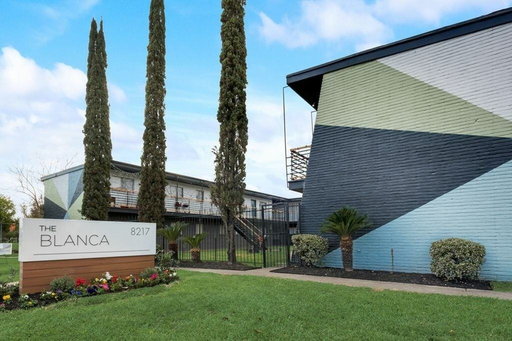 The Blanca Apartments - Photo 2 of 33