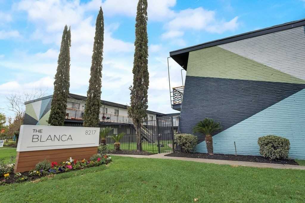 The Blanca Apartments - Photo 3 of 33