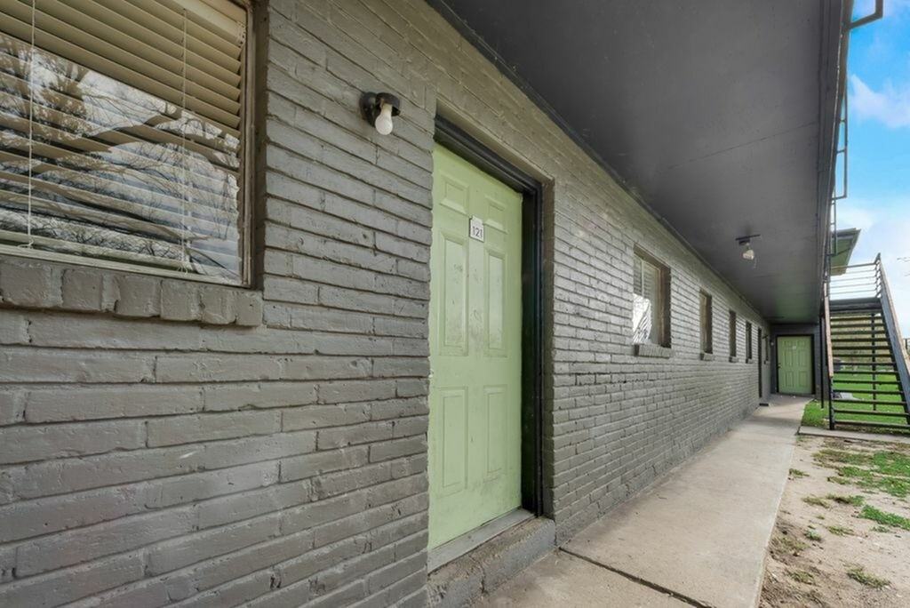 The Blanca Apartments - Photo 5 of 33