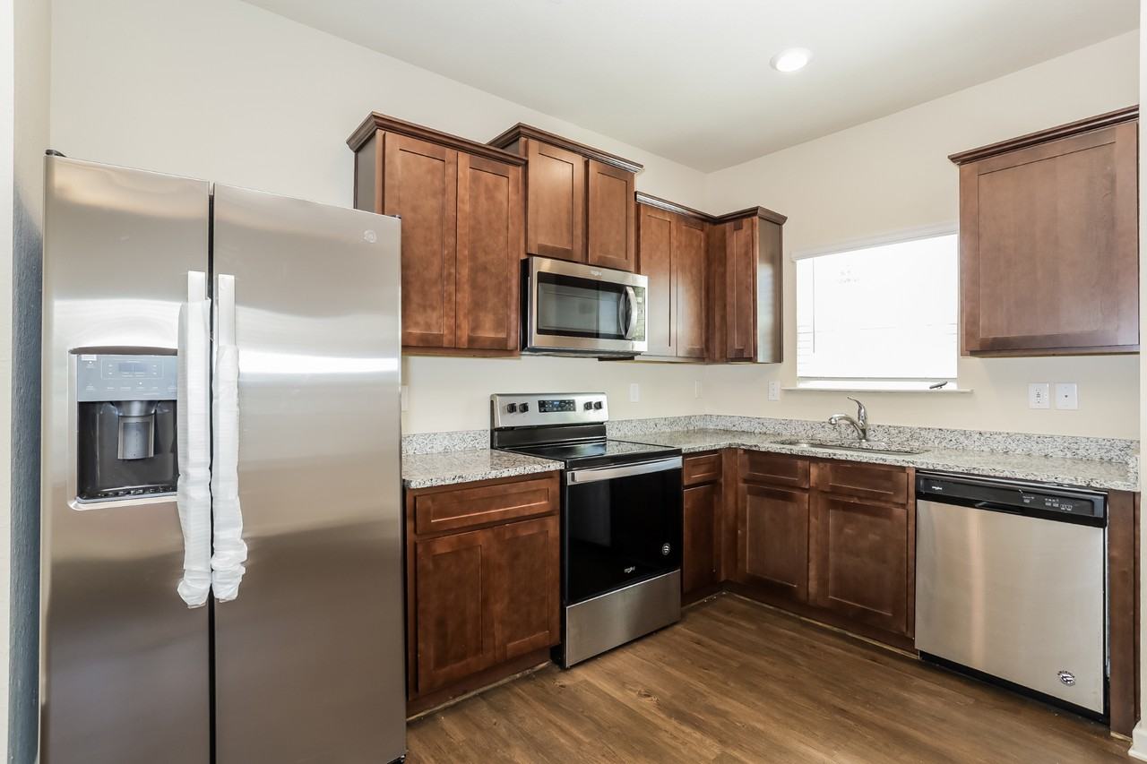 402 Highwood Ln - Photo 5 of 20