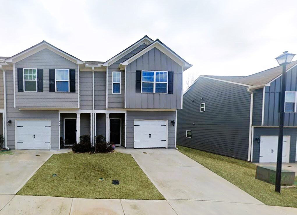 310 Highwood Ln - Photo 2 of 23