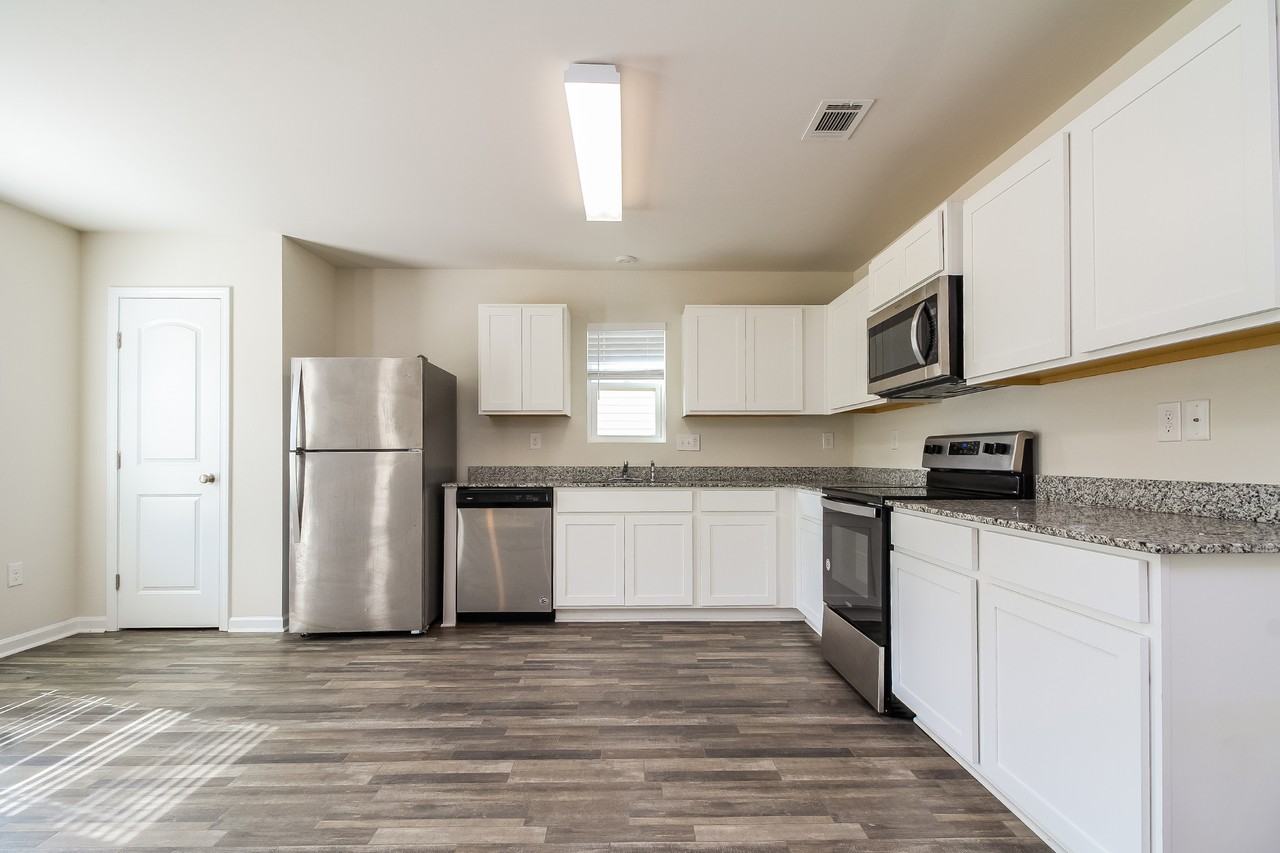 246 Wadsworth Rd - Photo 7 of 16