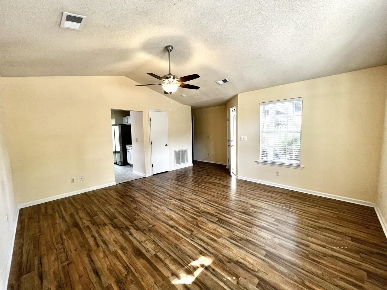 948 Oyster Cove Rd - Photo 3 of 17