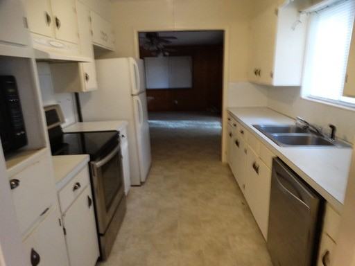 447 Shiloh Dr - Photo 3 of 19