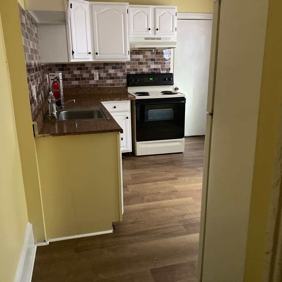 720 N Pine St #1 - Photo 2 of 10