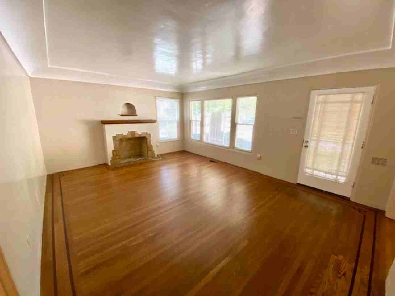 FP01401 - Photo 2 of 13