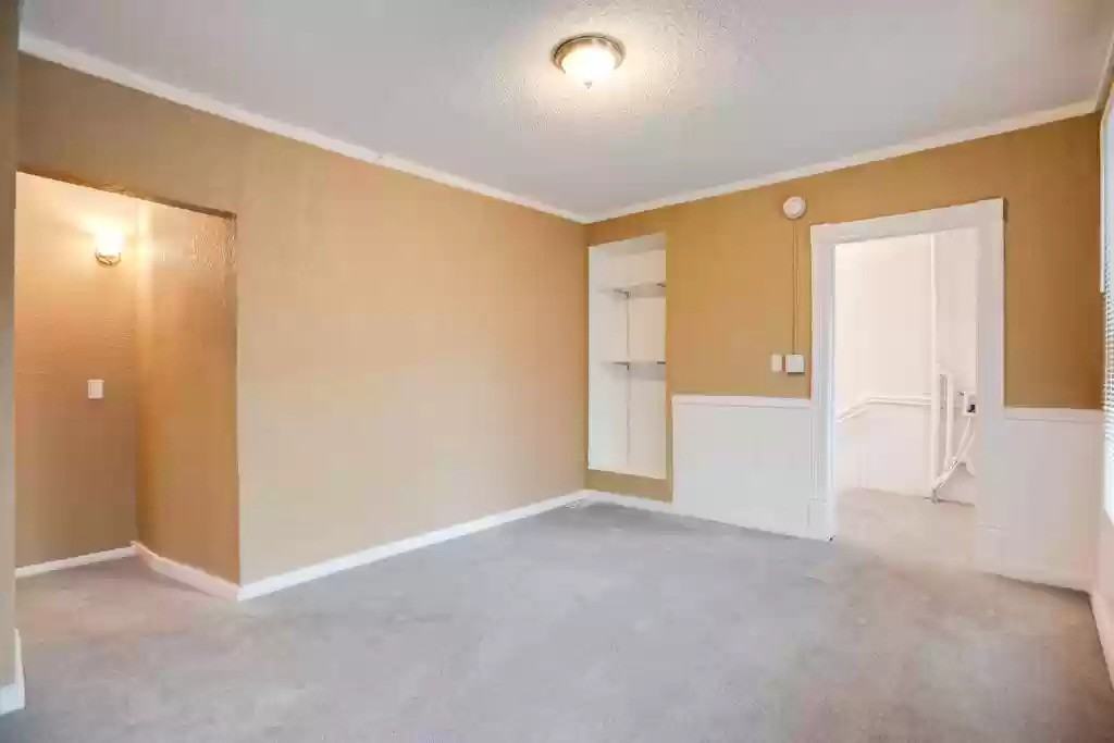 4619 4617/4 Colfax Ave N - Photo 2 of 9