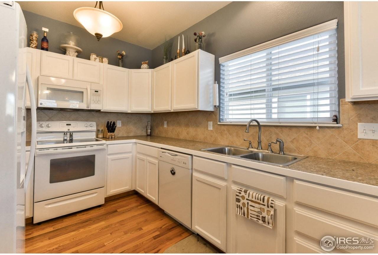 2620 Marshfield Ln - Photo 2 of 41