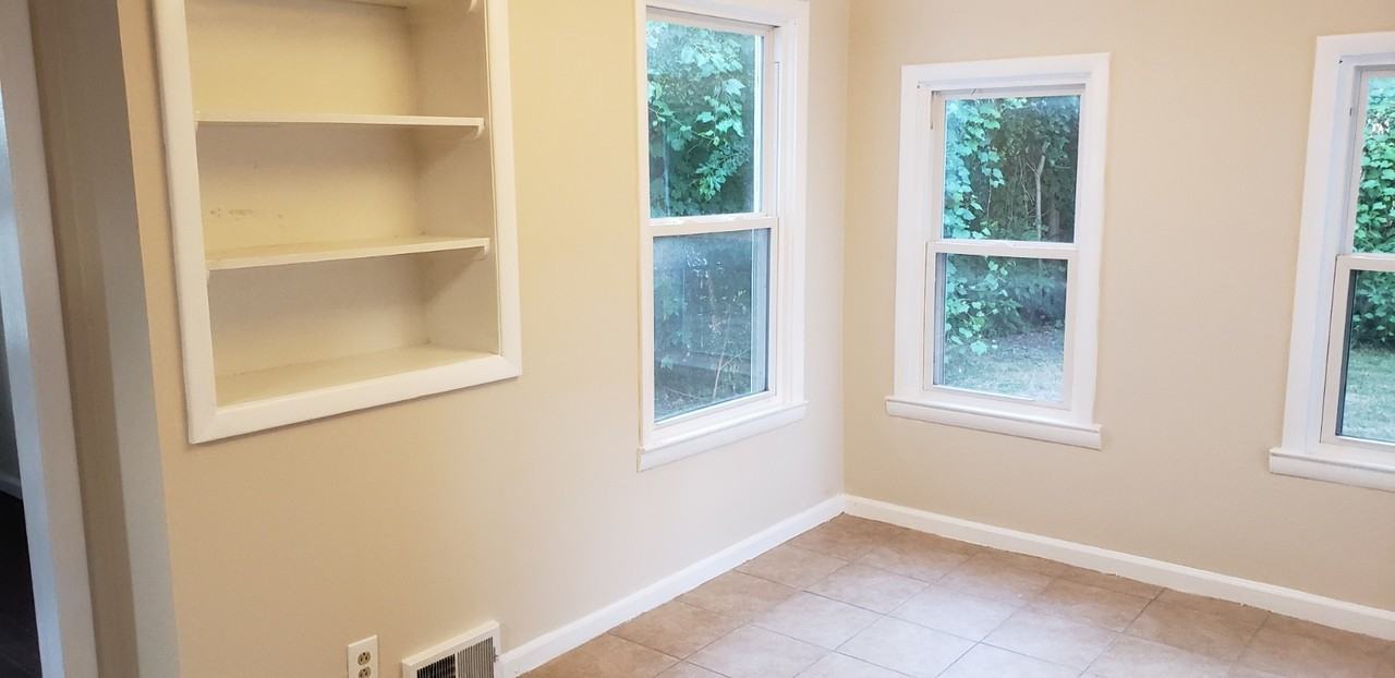 23643 W Chicago - Photo 3 of 17