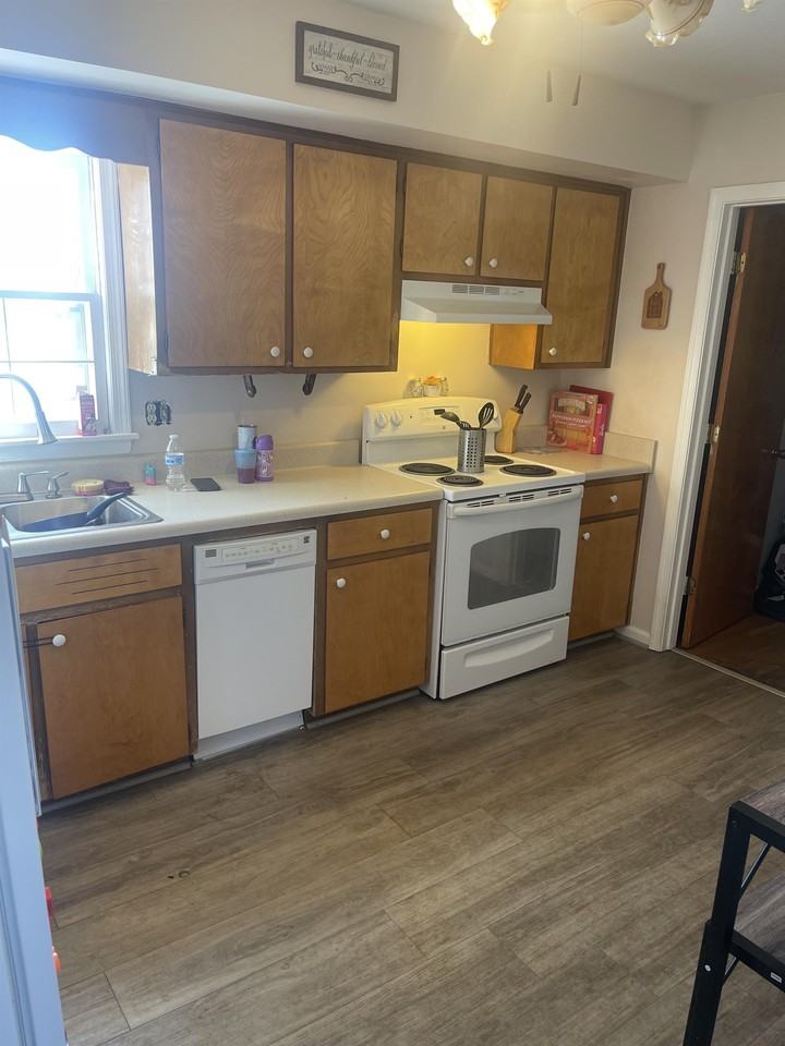 155 Verndale Dr - Photo 3 of 7