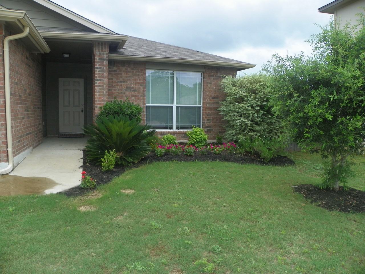 2863 Shadowpoint Cv - Photo 2 of 4