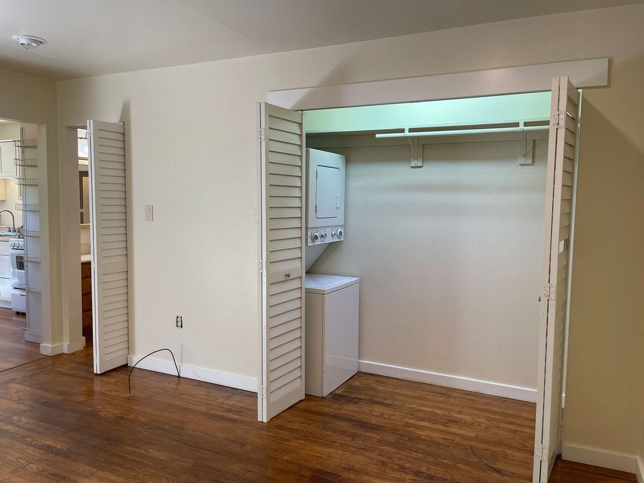 1292B Glenn St - Photo 3 of 12