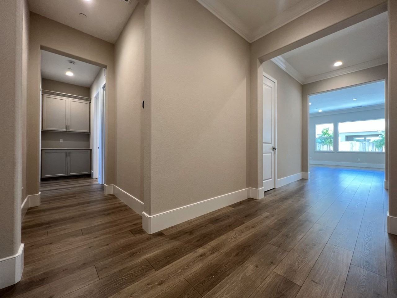 1502 Cortland Ln - Photo 2 of 43