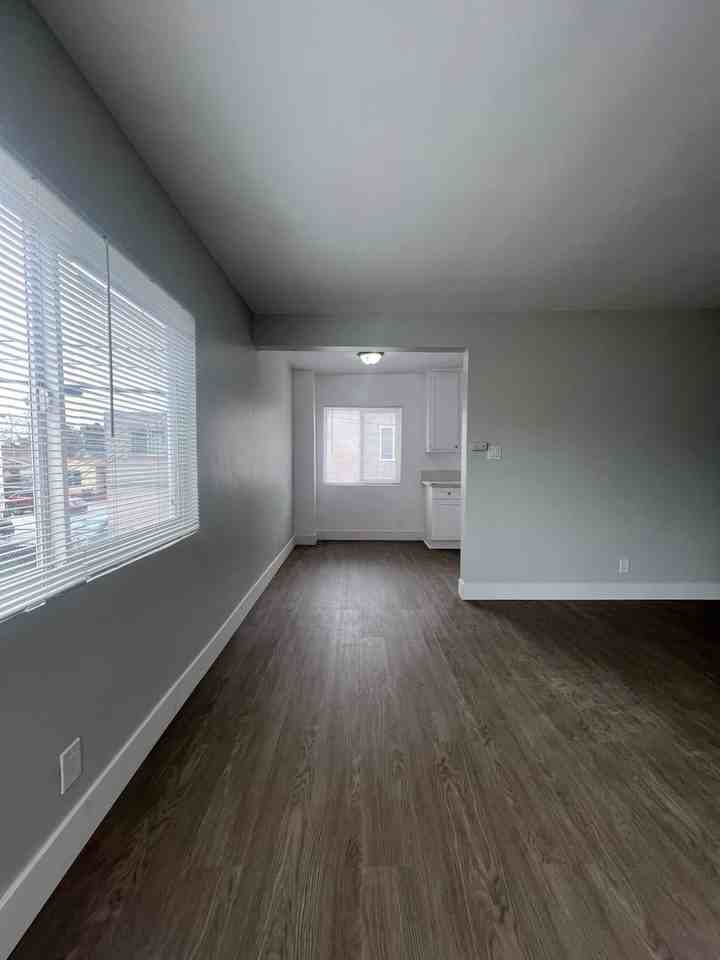 1095-1101 St. Louis Ave. - Photo 2 of 8