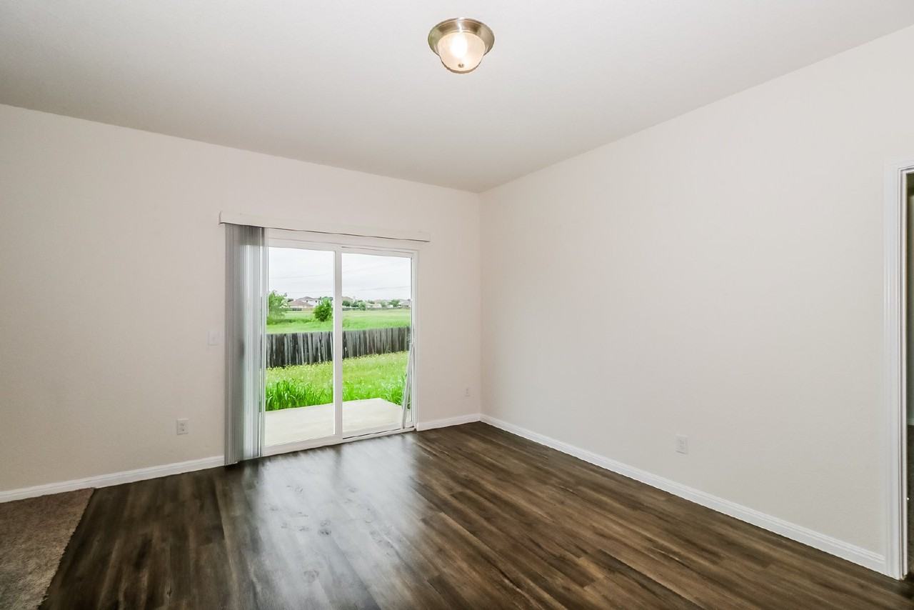 12601 Samuel Adams Dr - Photo 5 of 27