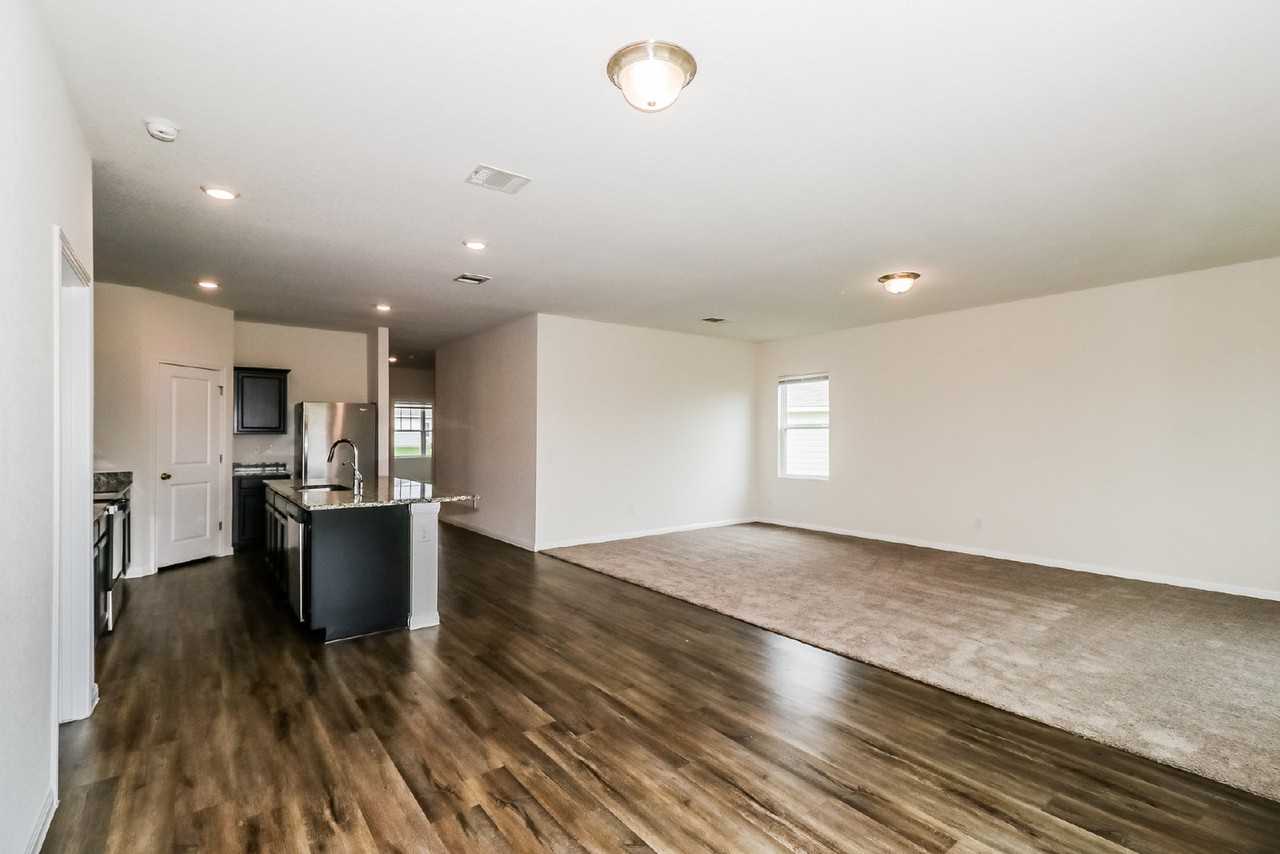 12601 Samuel Adams Dr - Photo 6 of 27
