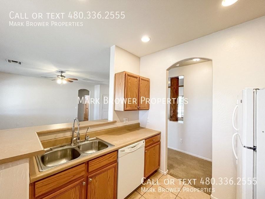 2458 W Skyline Ln - Photo 4 of 23