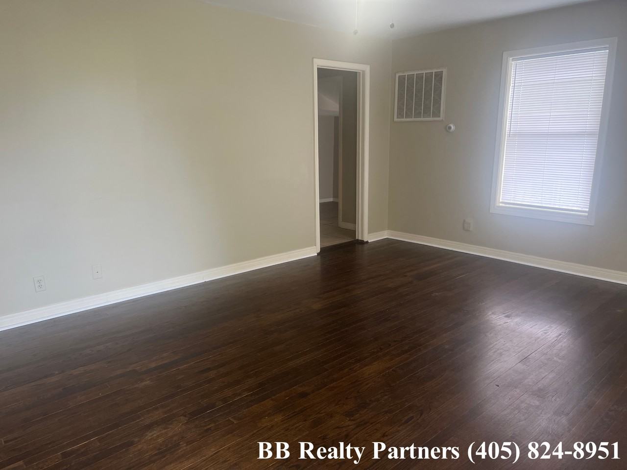 1216 S Erie Ave #NA - Photo 2 of 15