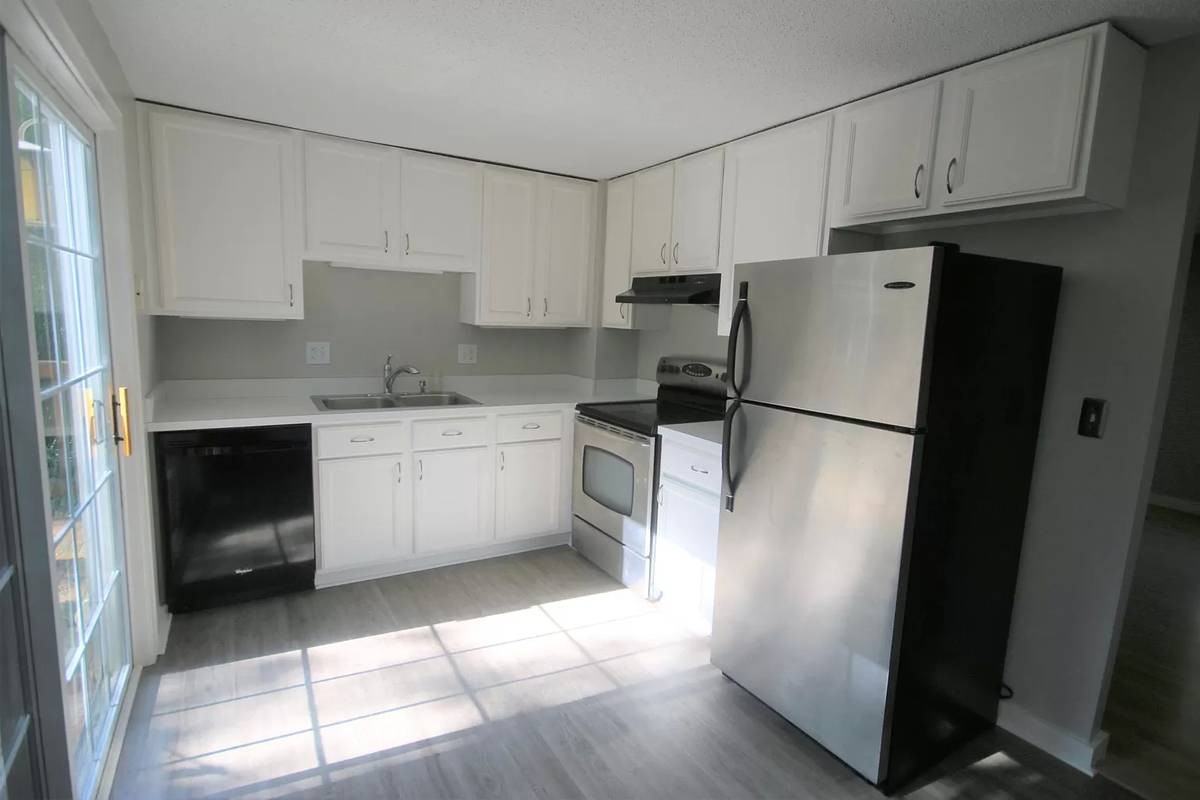 2169 Hemlock Dr #NA - Photo 2 of 19