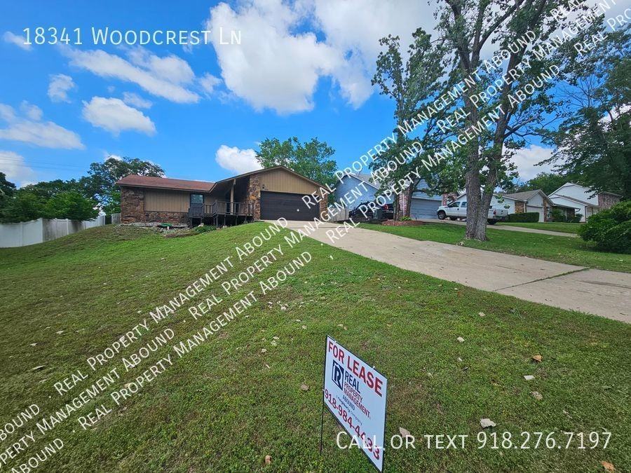 18341 Woodcrest Ln - Photo 2 of 29