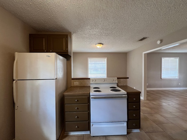 1817 Senator St - Photo 3 of 12