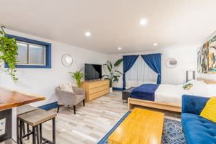 706 East Stuart Street, Unit Atrium Apartment - Photo 1 of 1